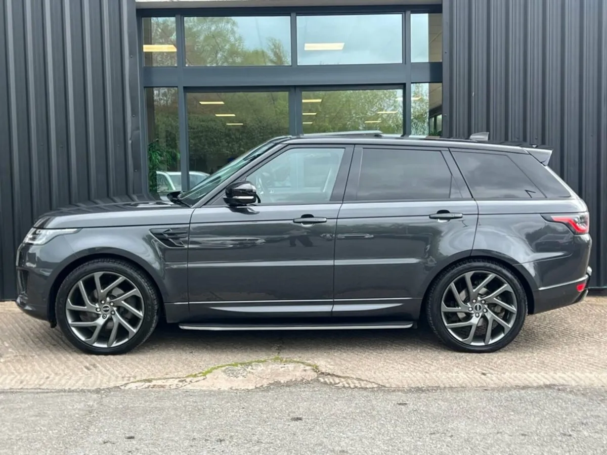 3.0 SD V6 Autobiography Dynamic SUV 5dr Diesel Aut - Image 4