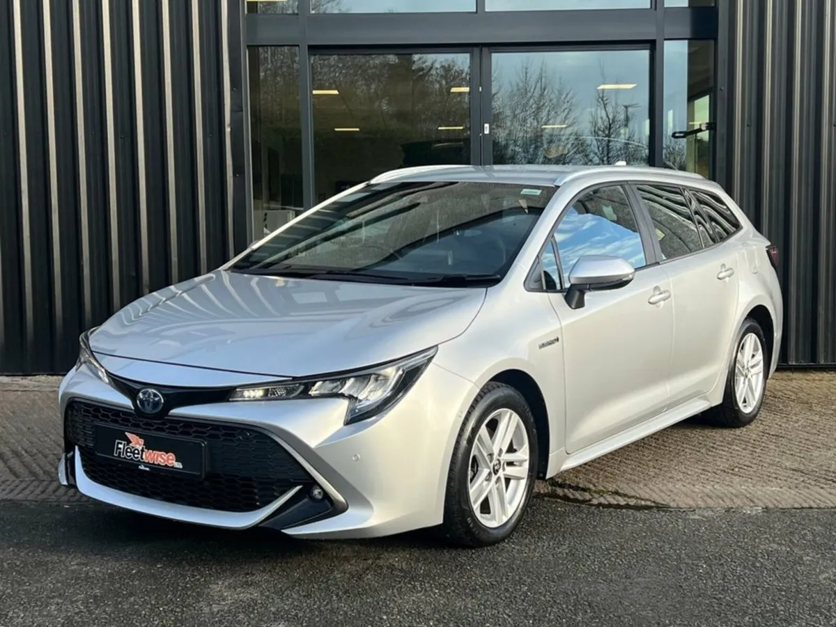 1.8 VVT-h GPF Icon Tech Touring Sports 5dr Petrol - Image 2