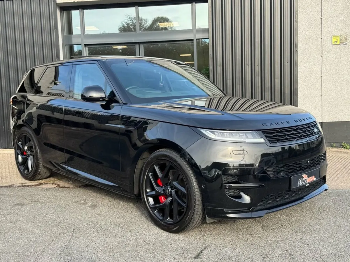 3.0 D300 MHEV Dynamic SE SUV 5dr Diesel Auto 4WD E - Image 1