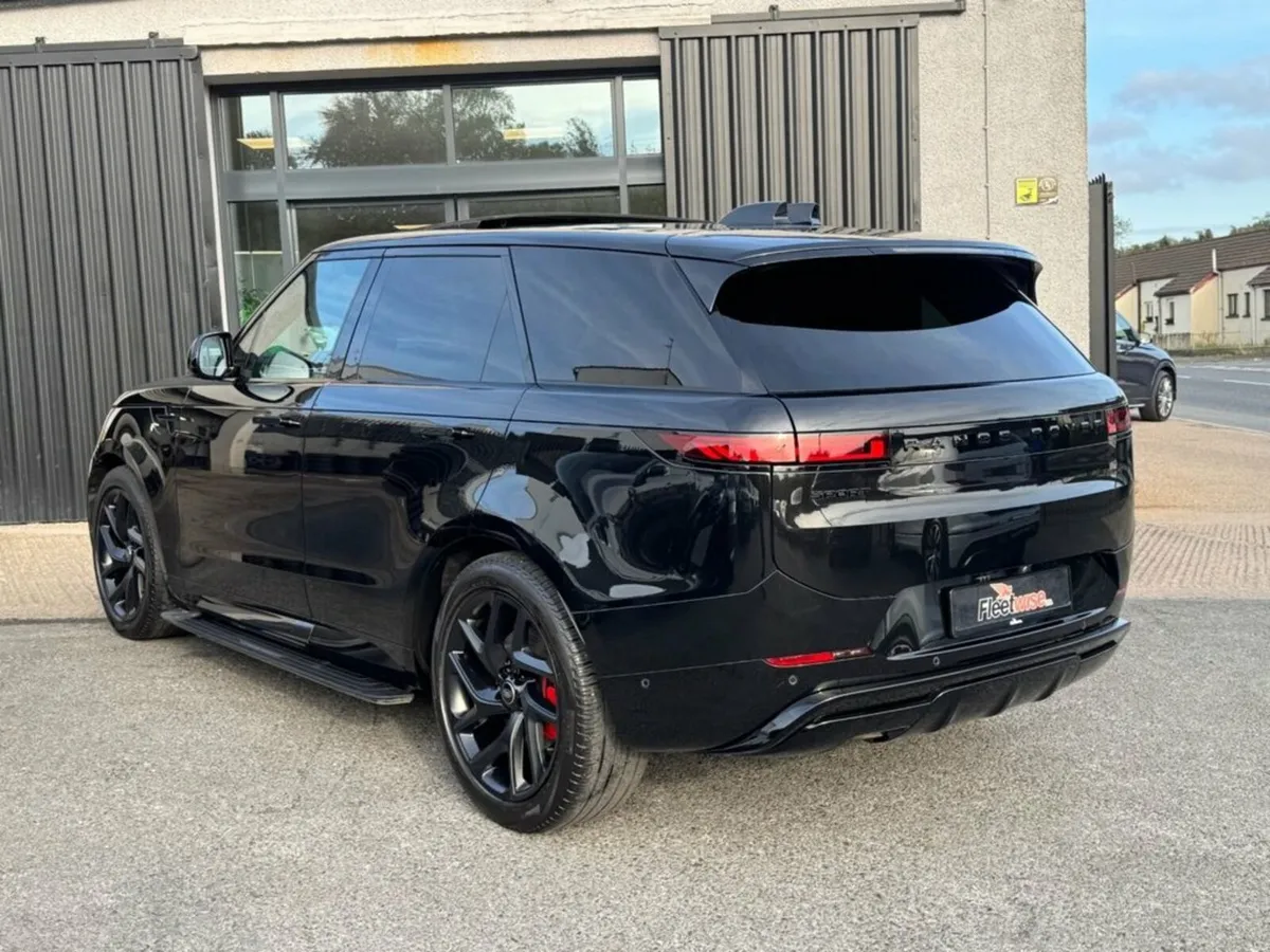 3.0 D300 MHEV Dynamic SE SUV 5dr Diesel Auto 4WD E - Image 4