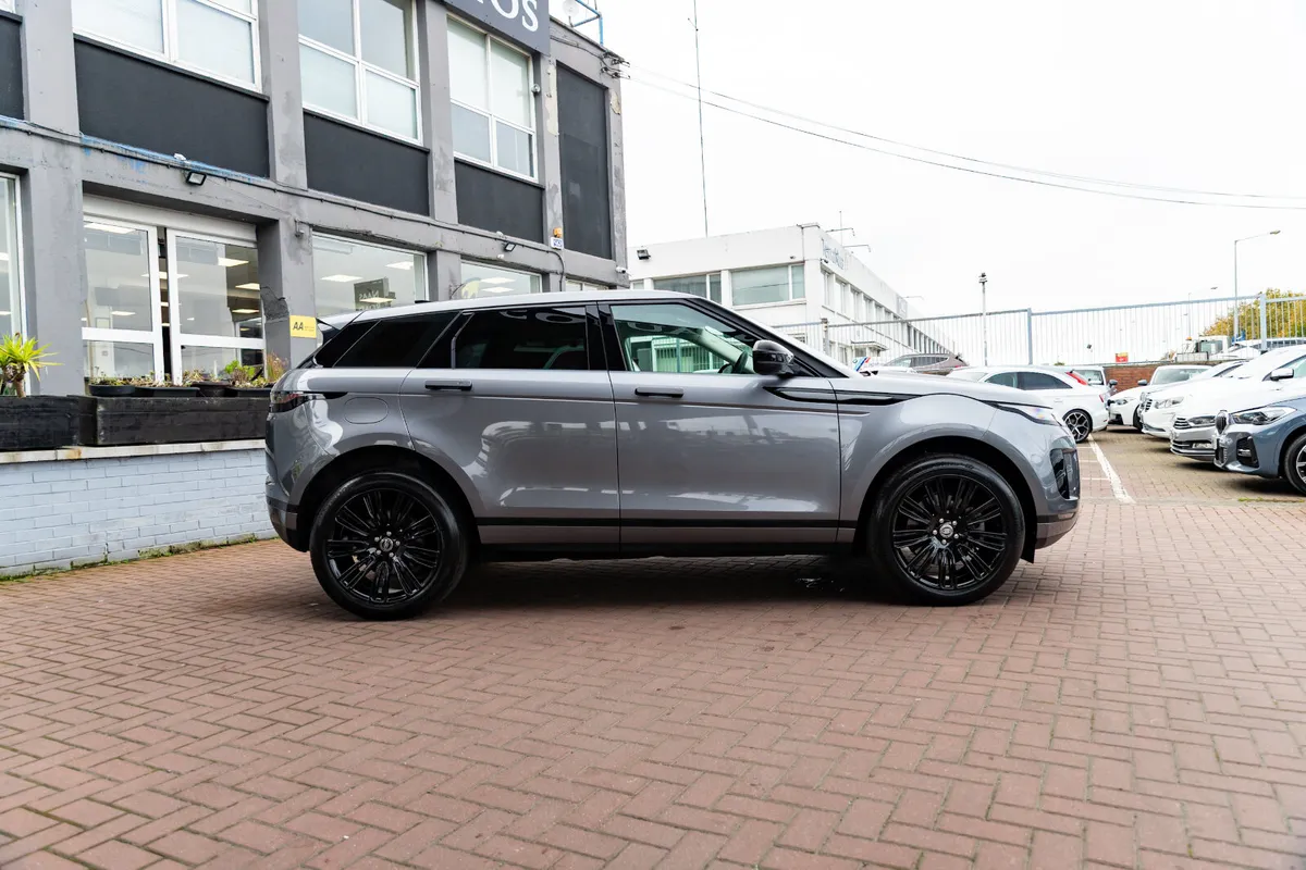 Land Rover Range Rover Evoque 2024 PLUG IN HYBRID - Image 2