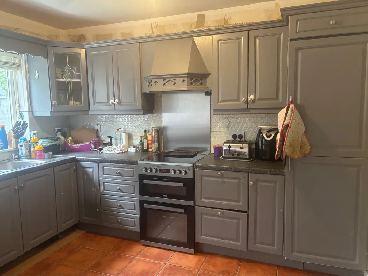 Kitchen units - Image 1