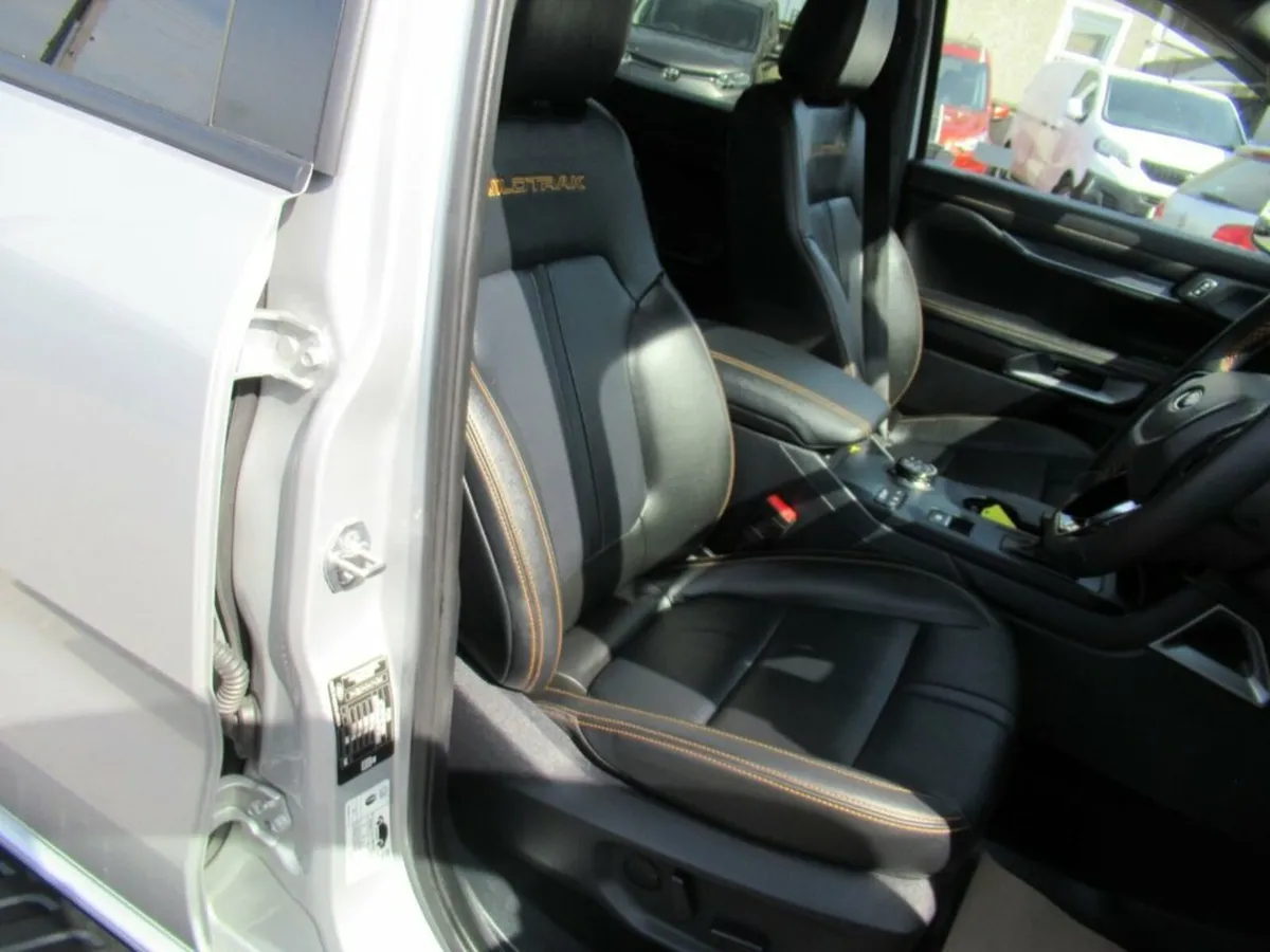 3.0 TD V6 EcoBlue Wildtrak Pickup Double Cab 4dr D - Image 3