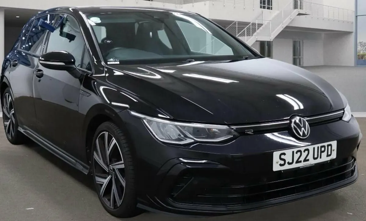 2.0 TDI R-Line Hatchback 5dr Diesel DSG Euro 6 (s/ - Image 1