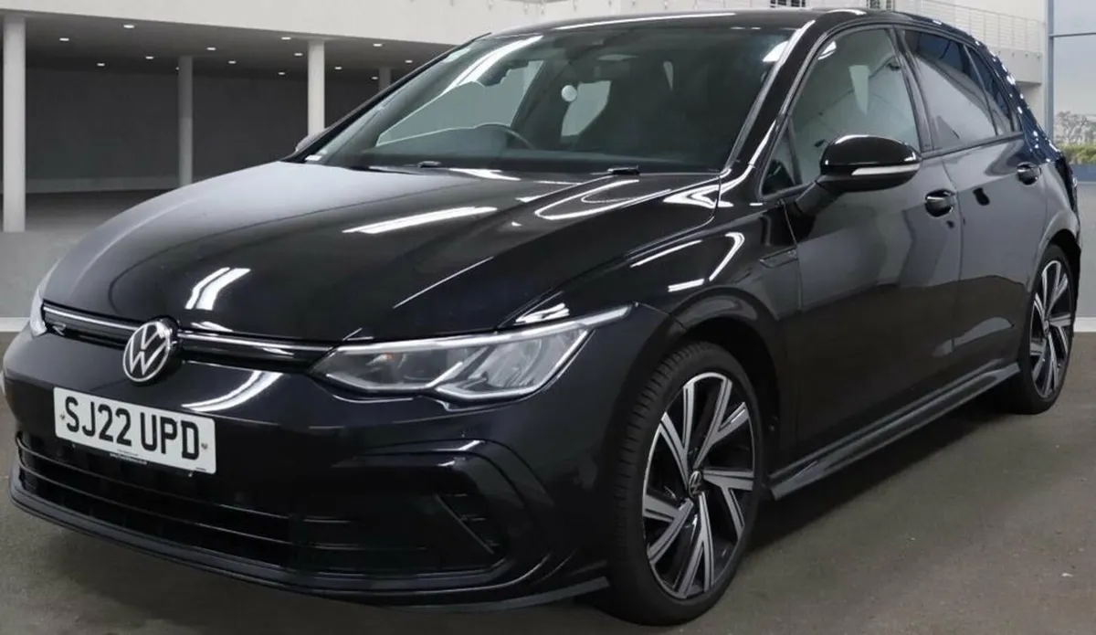 2.0 TDI R-Line Hatchback 5dr Diesel DSG Euro 6 (s/ - Image 2