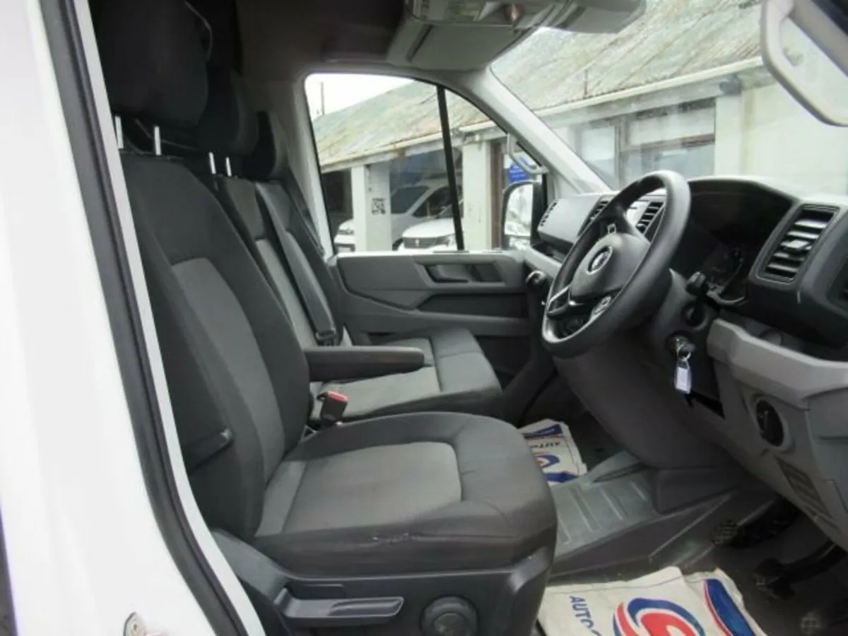 2.0 CR35 TDI M H/R P/V TRENDLINE 138 BHP - Image 3