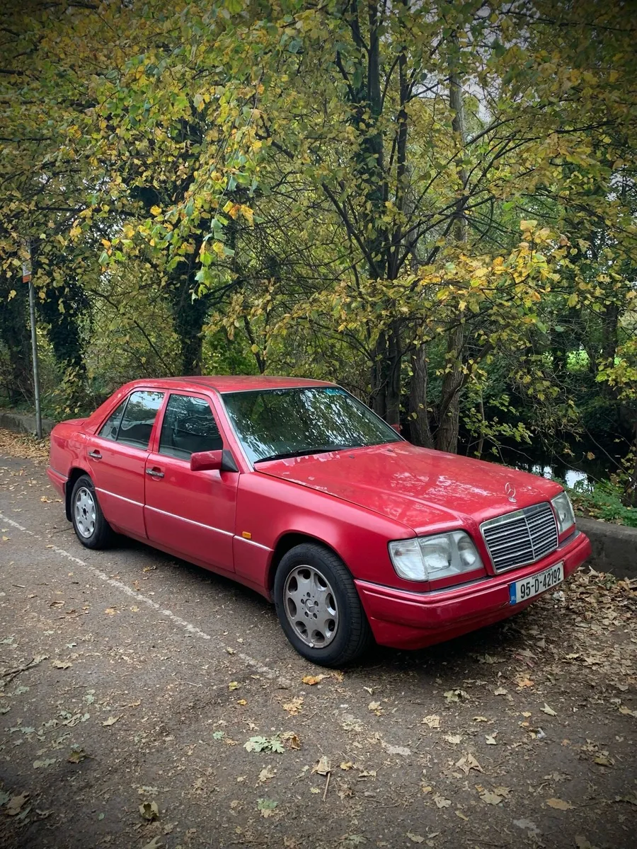 Mercedes W124 - Image 1