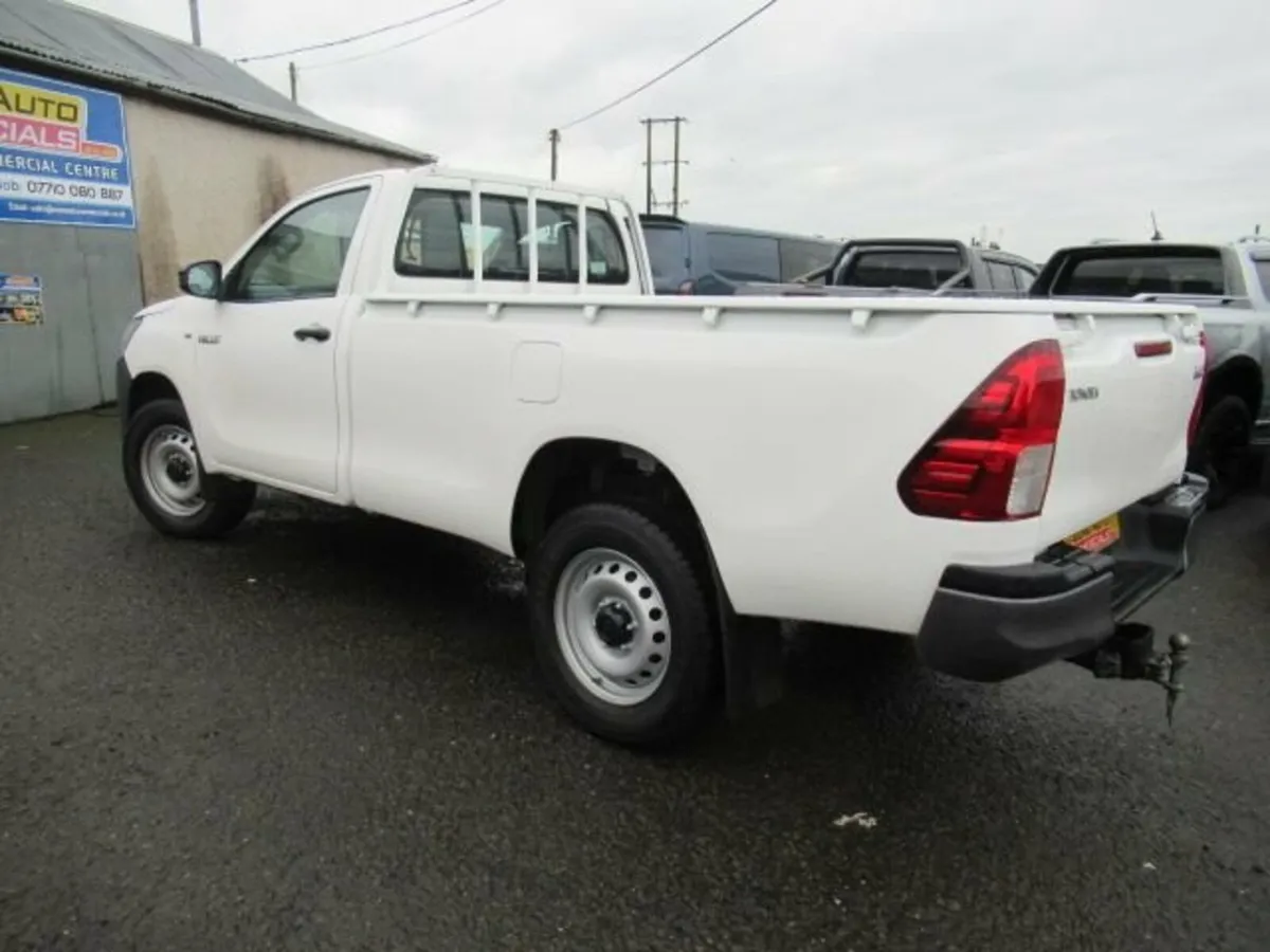 2.4 D-4D Active Single Cab Pickup 2dr Diesel Manua - Image 2