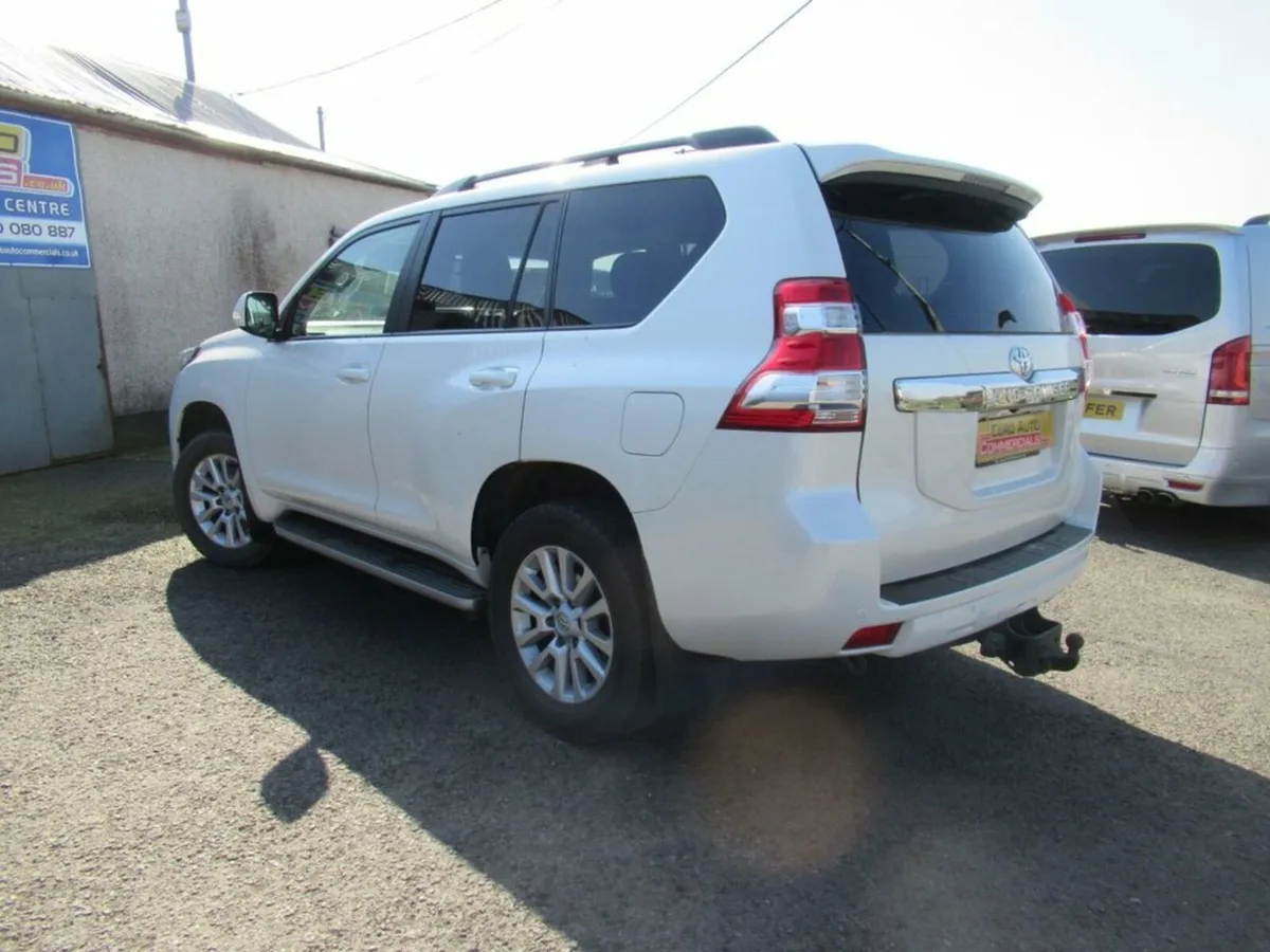 2.8D Invincible SUV 5dr Diesel Auto 4WD Euro 6 (7 - Image 2