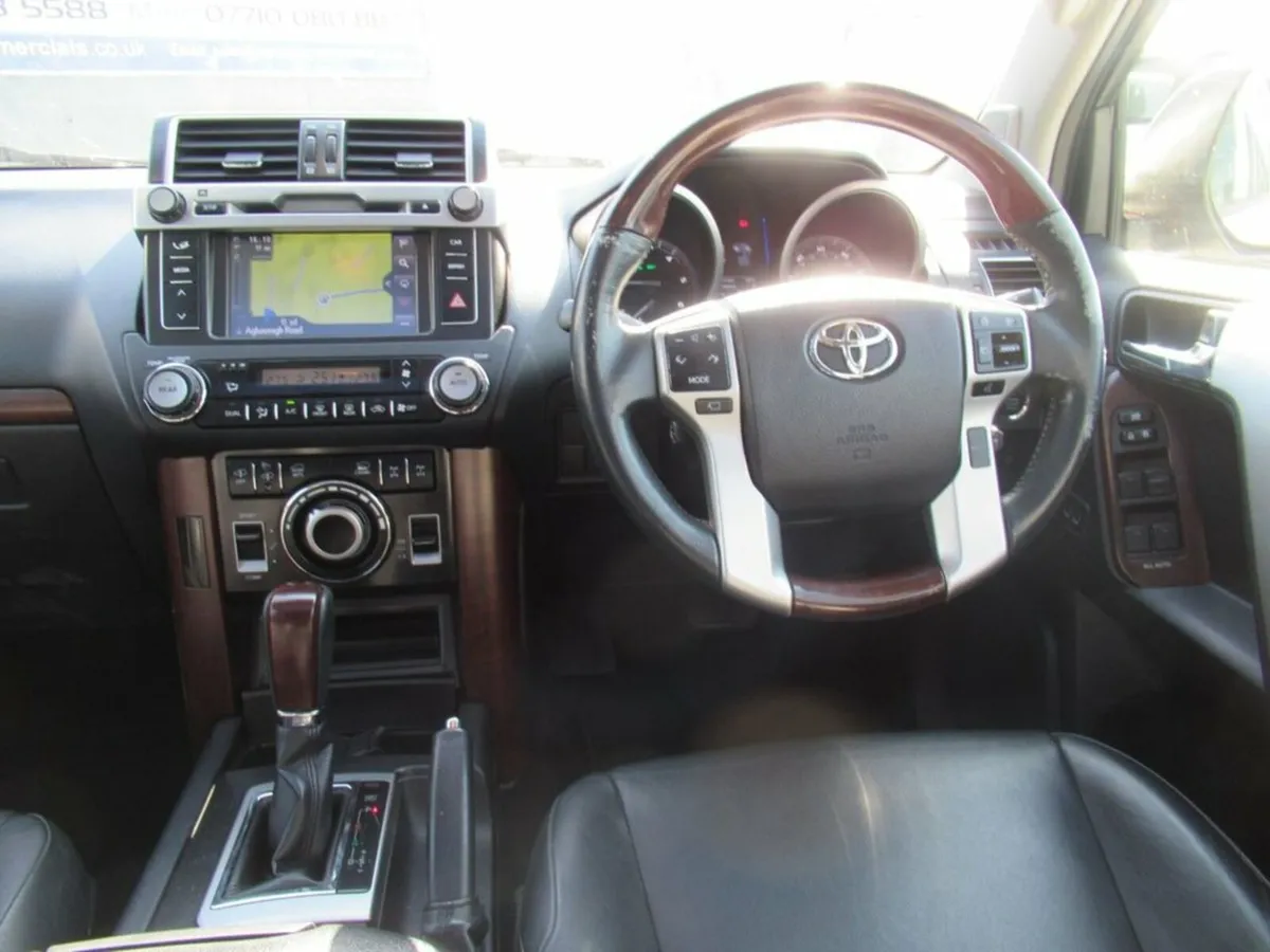 2.8D Invincible SUV 5dr Diesel Auto 4WD Euro 6 (7 - Image 4