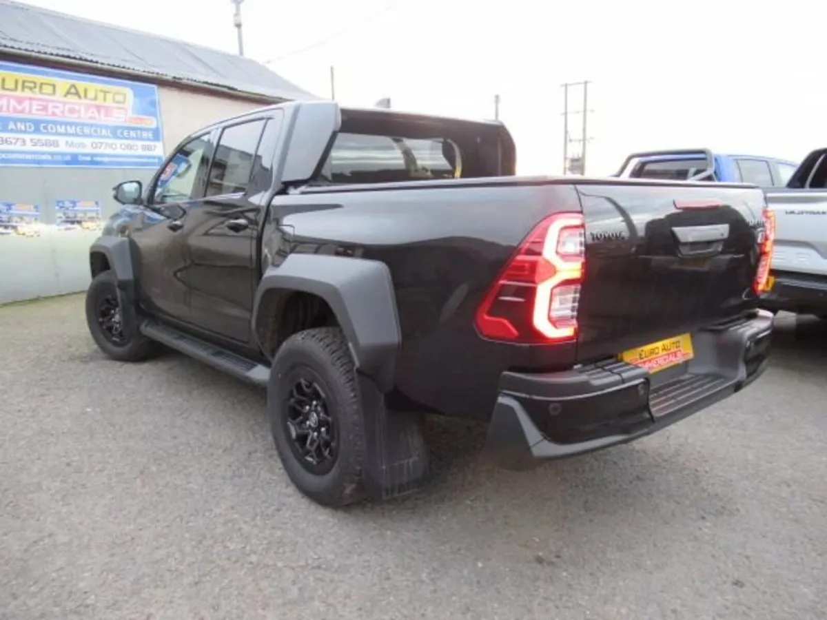 2.8 D-4D GR SPORT II Pickup Double Cab 4dr Diesel - Image 2