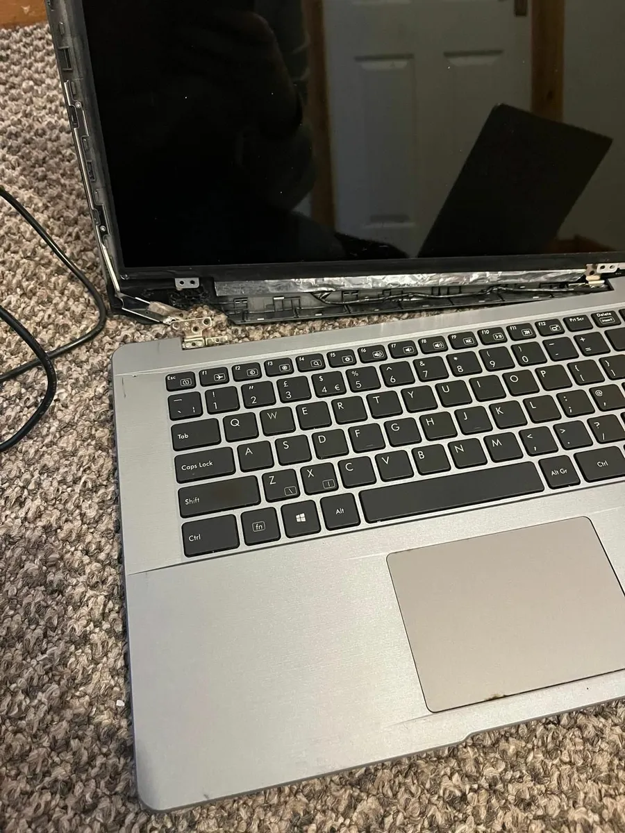 Lot of 3 identical Avita laptops plus one charger - Image 2