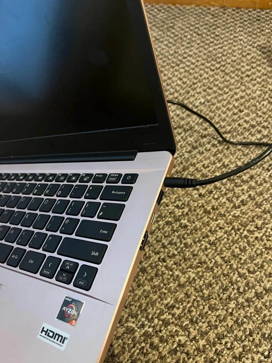 Lot of 3 identical Avita laptops plus one charger - Image 4