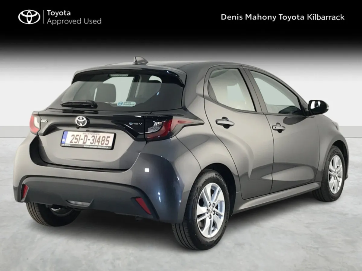Toyota Yaris HYBRID LUNA - Image 2