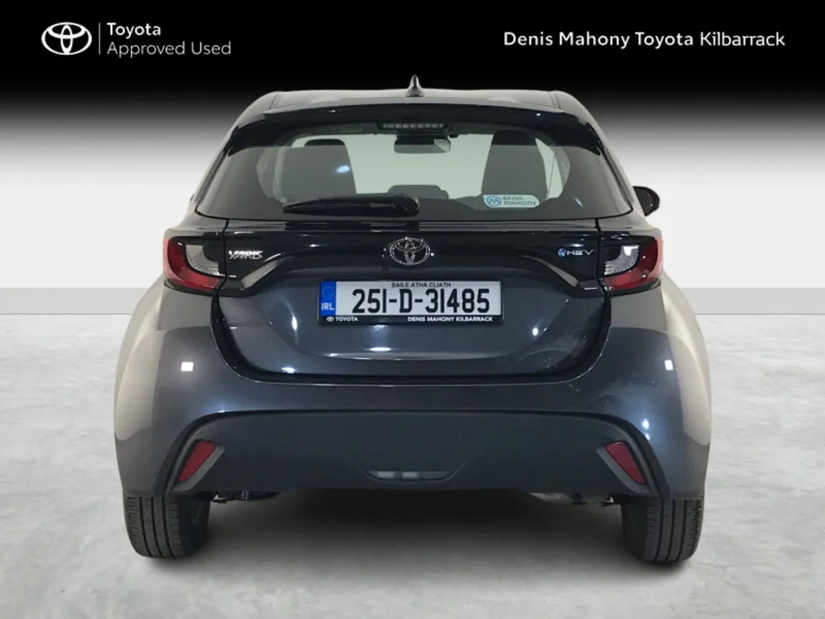 Toyota Yaris HYBRID LUNA - Image 4