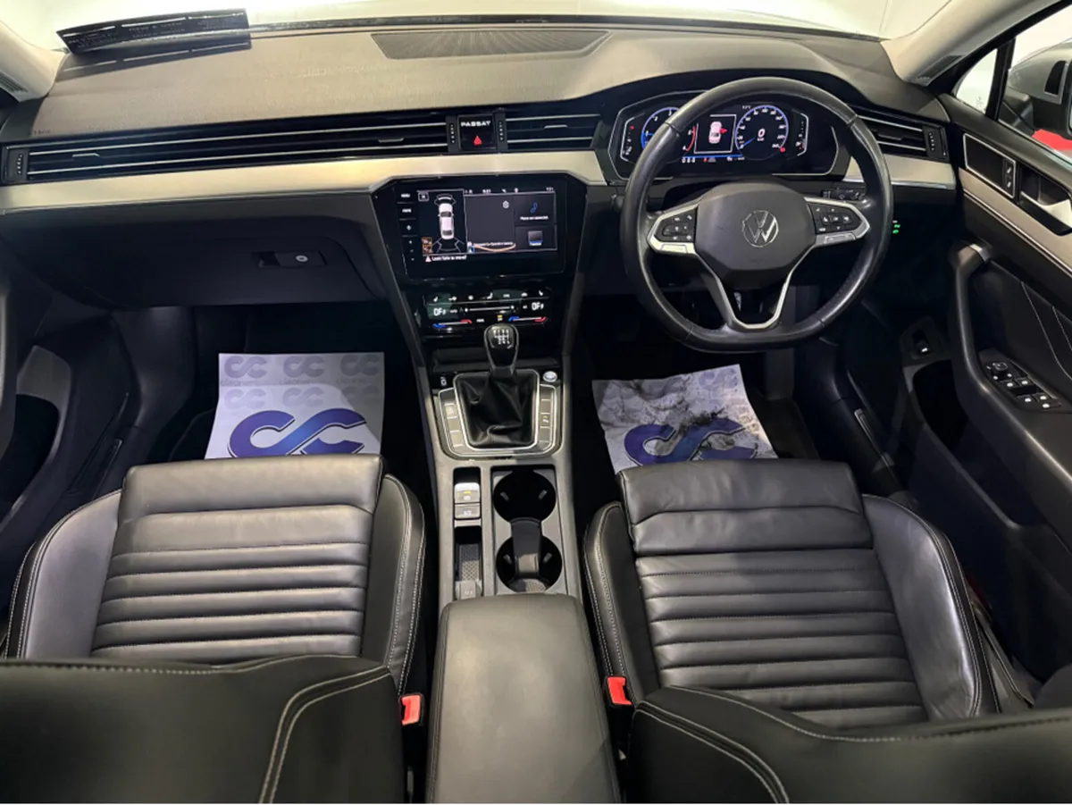 Volkswagen Passat ELEGANCE 2.0 TDI MANUAL 6SPEED F - Image 4