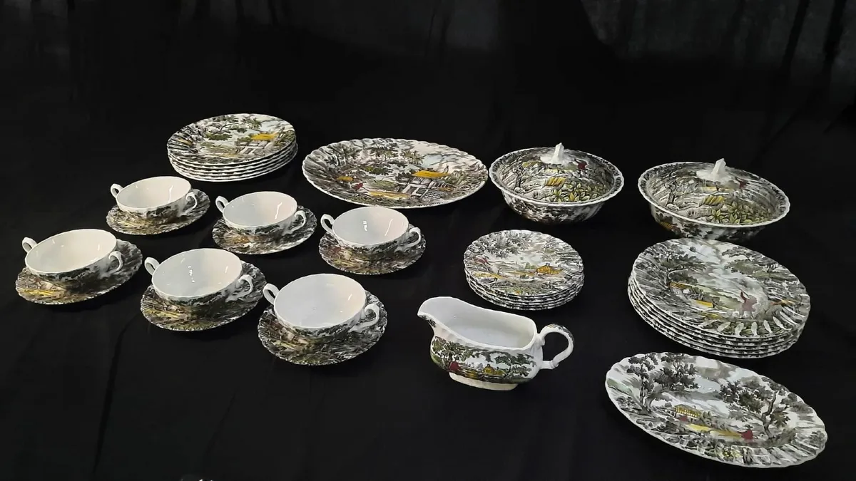 MYOTT dinner service in original box. Never used - Image 3