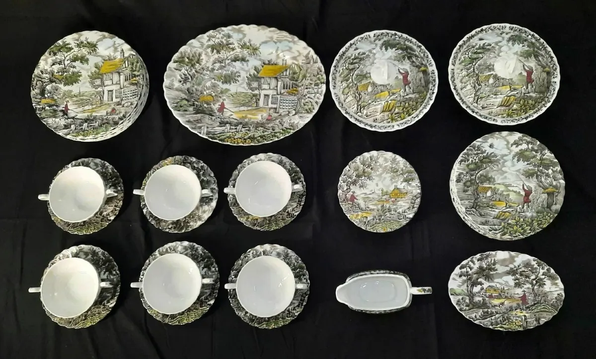 MYOTT dinner service in original box. Never used - Image 4