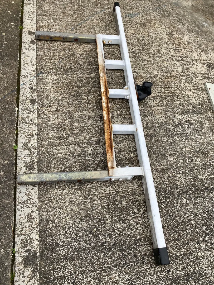Camper bumper with tow bar - Image 2