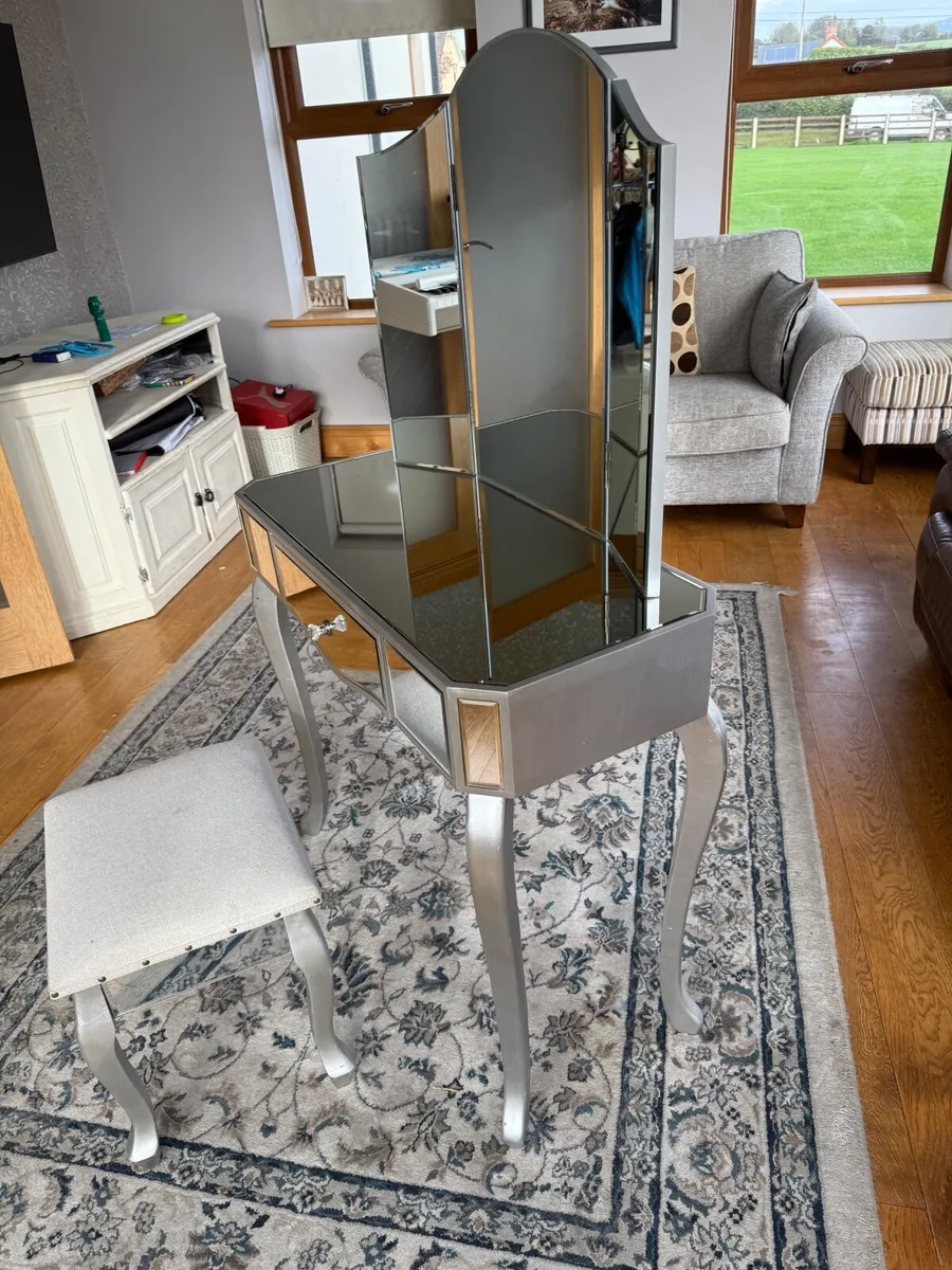 Mirrored Vanity Table and chair - Image 1