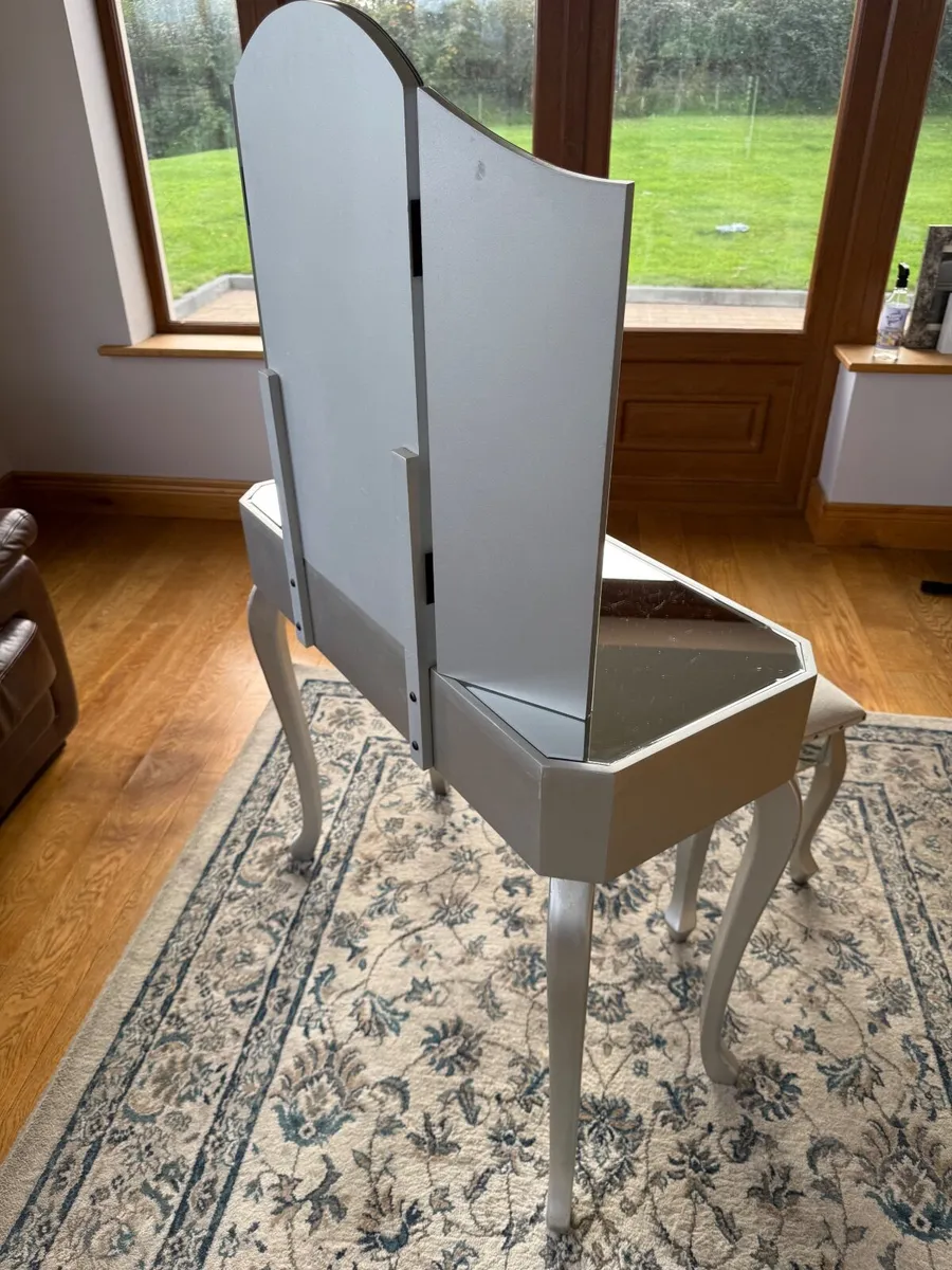 Mirrored Vanity Table and chair - Image 2