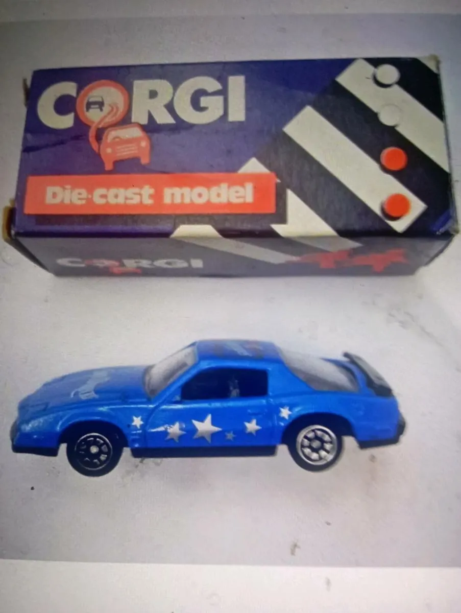 BLUE VINTAGE  CORGI PONTIAC  FIRBIRD CAR - Image 1