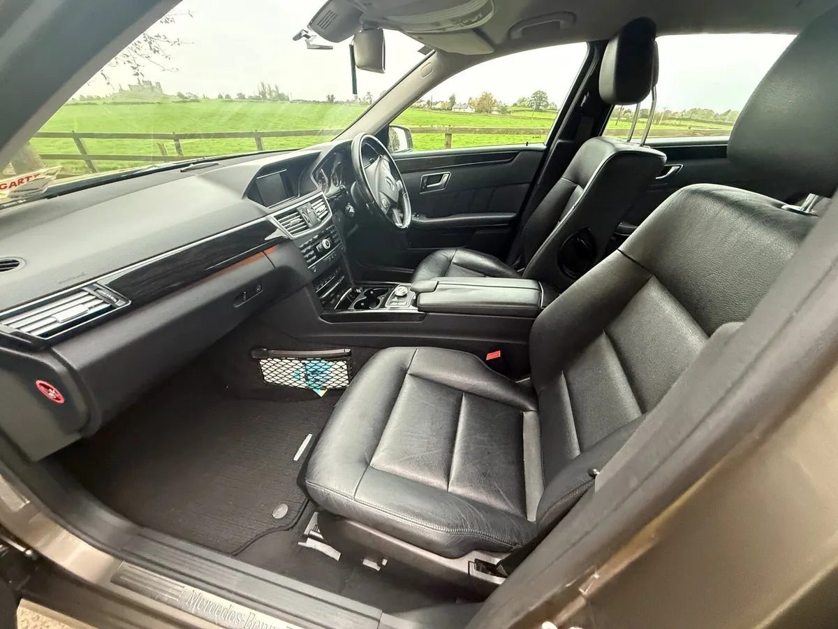 Mercedes E 220 - Image 4