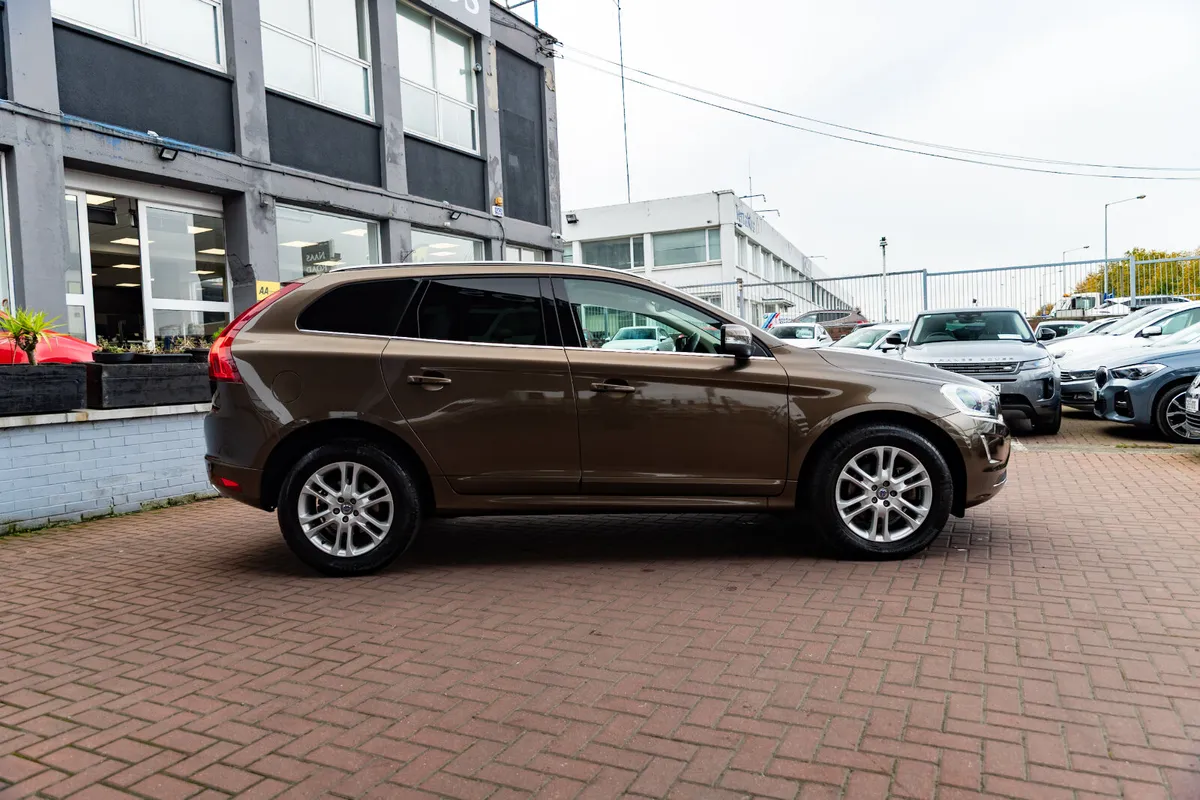2016 Volvo XC60 2.0D4 SE LUXURY 5DR ESTATE AUTOMAT - Image 2