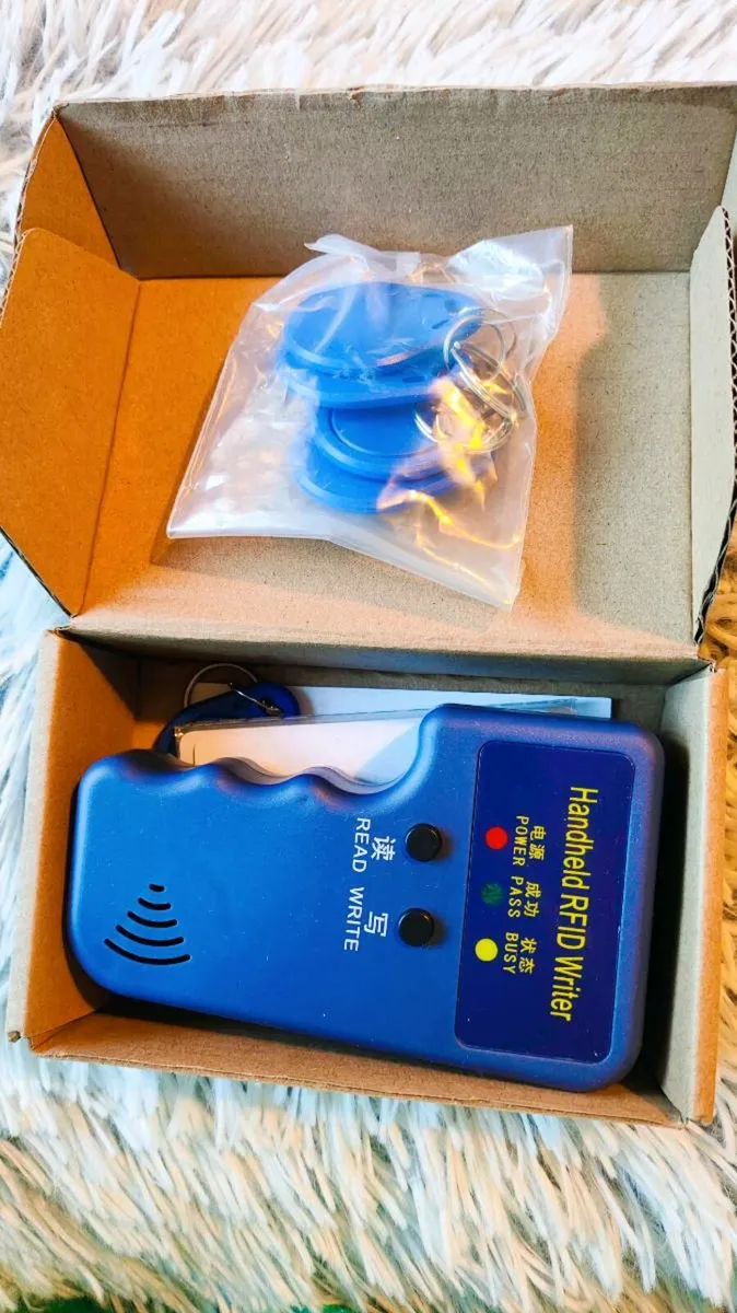 Handheld RFID Writer + 125kHz Rewrite Cards & Key - Image 1
