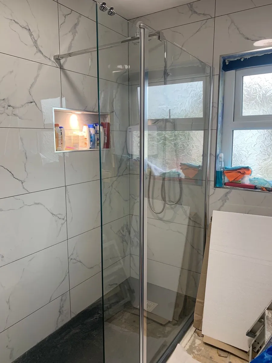 Shower screen - Image 1