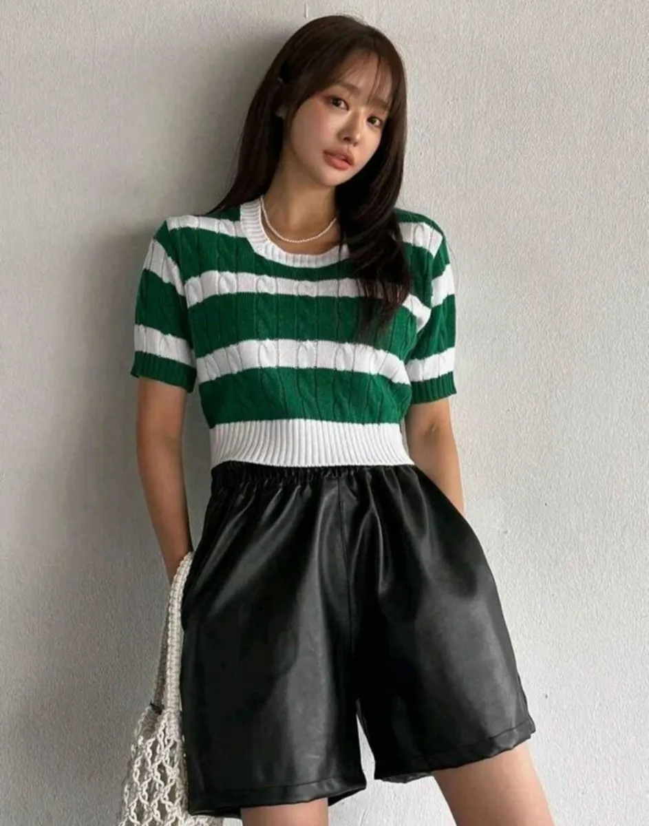 Elastic waist black PU leather shorts size S - Image 2