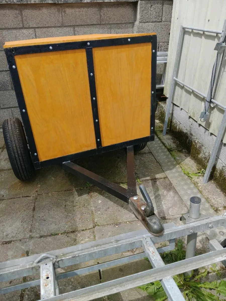 Trailer - Image 2