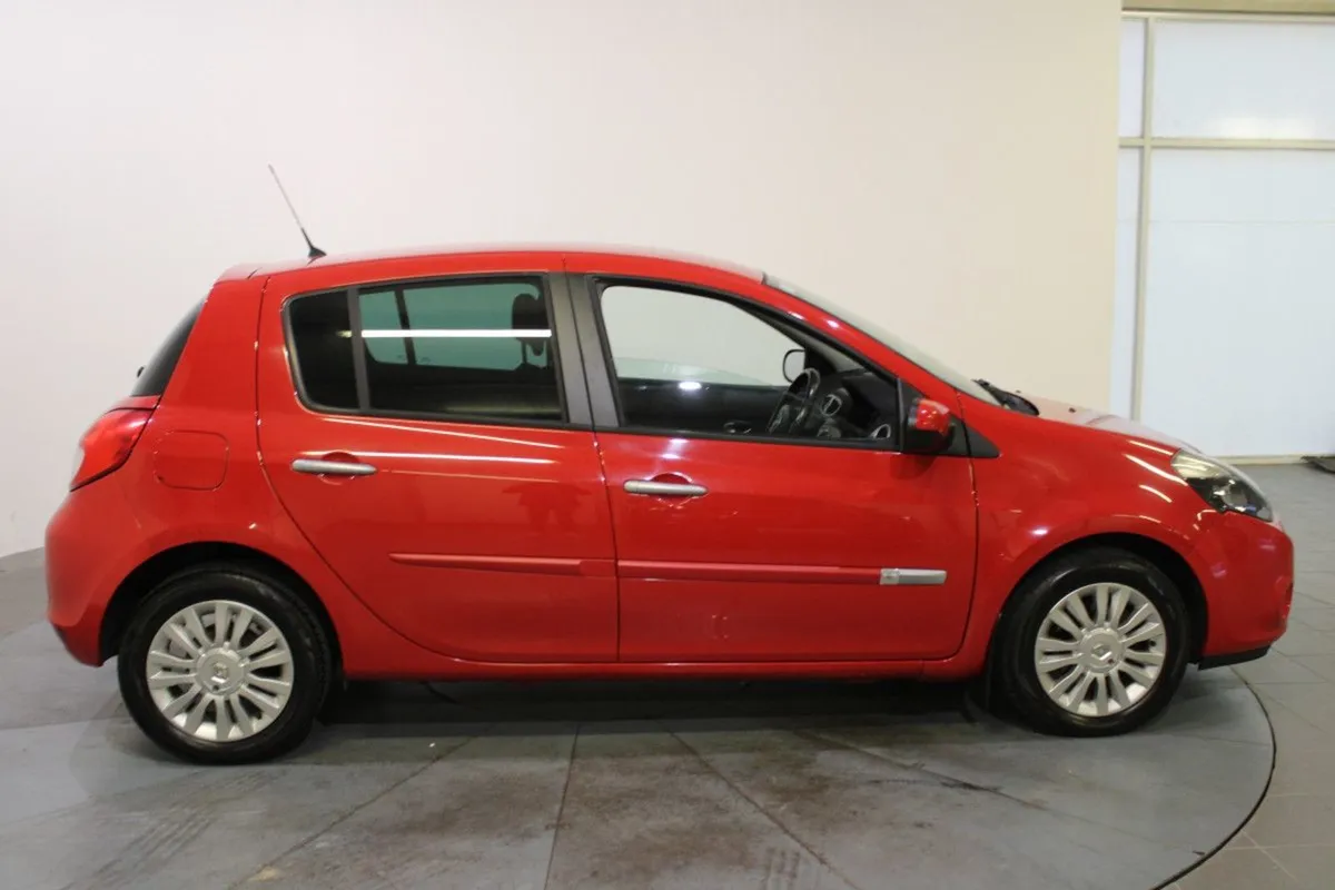 Renault Clio Dynamique 1.2 Ethanol - Image 3