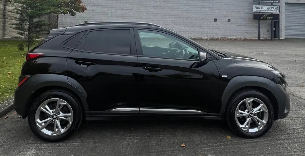 2021 Hyundai Kona Executive Commercial - Image 3