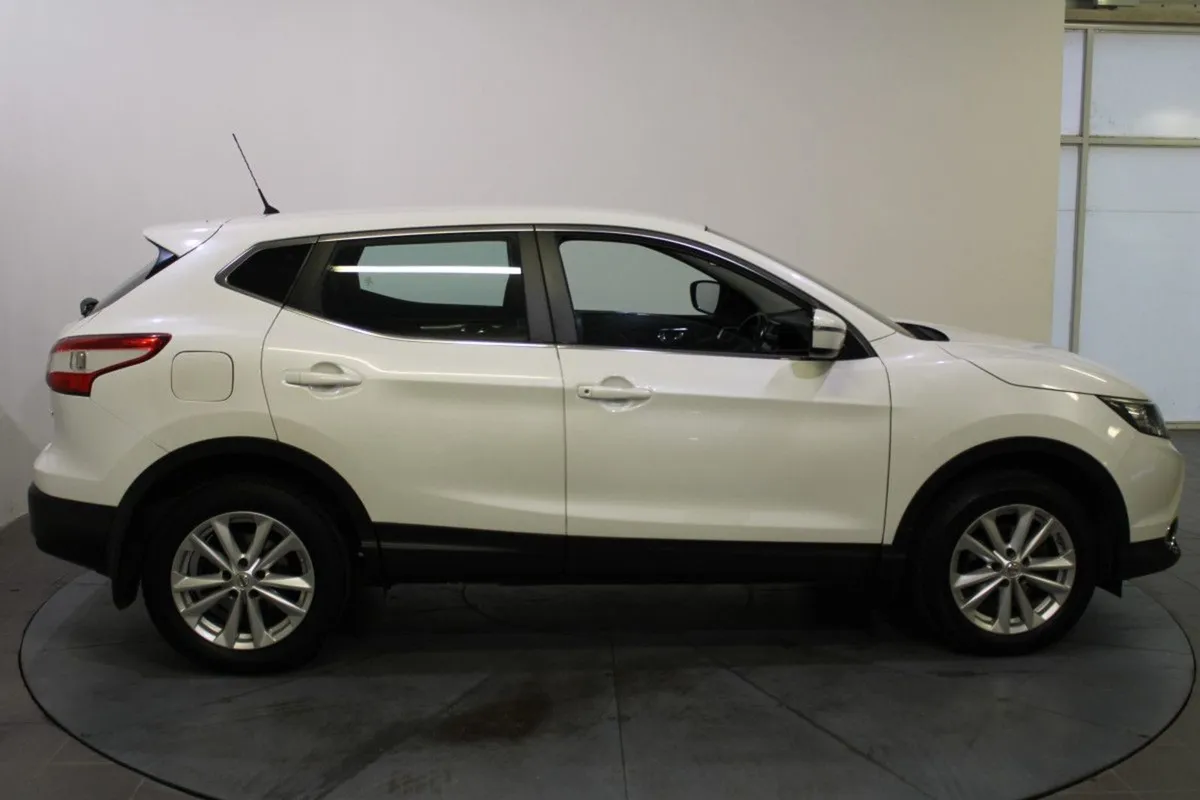 Nissan QASHQAI 1.5 SV 4DR - Image 4