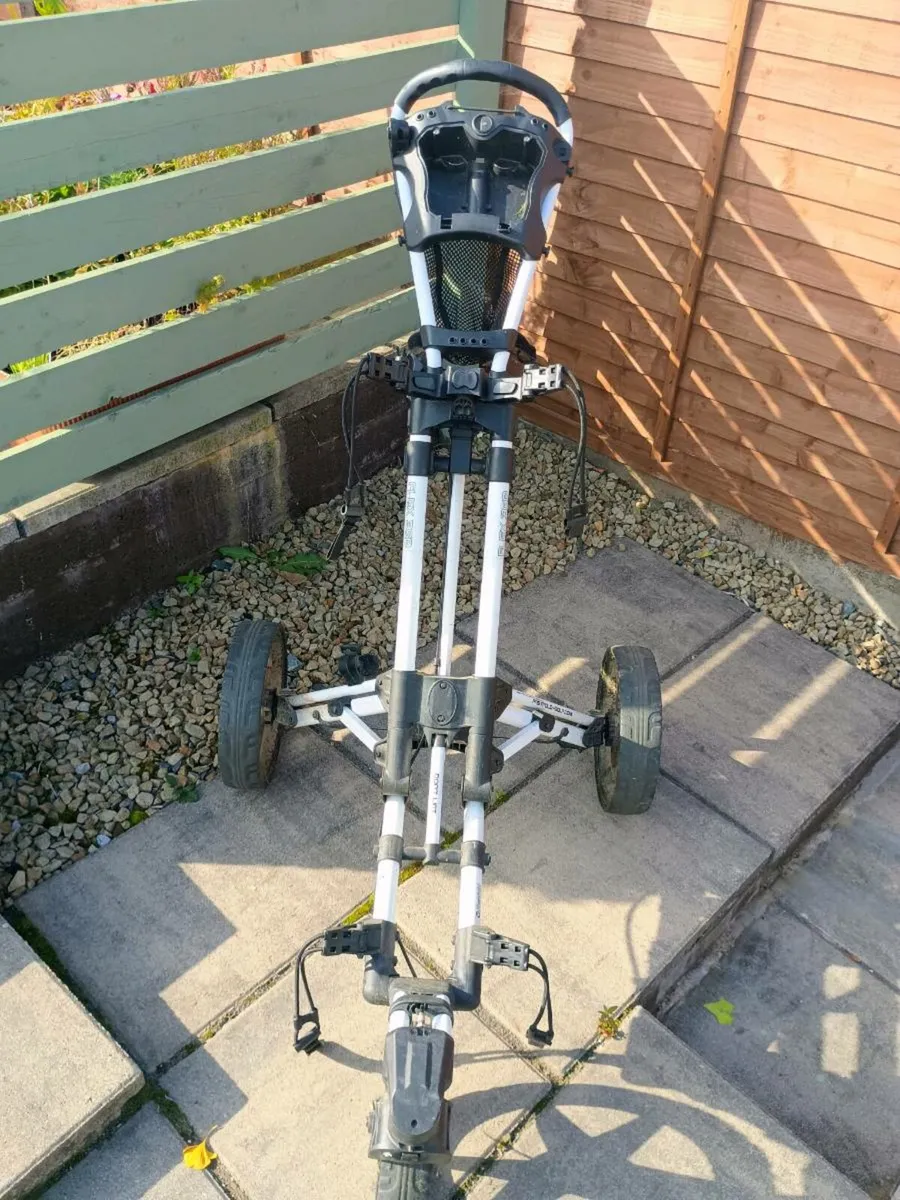 Golf trolley - Image 1