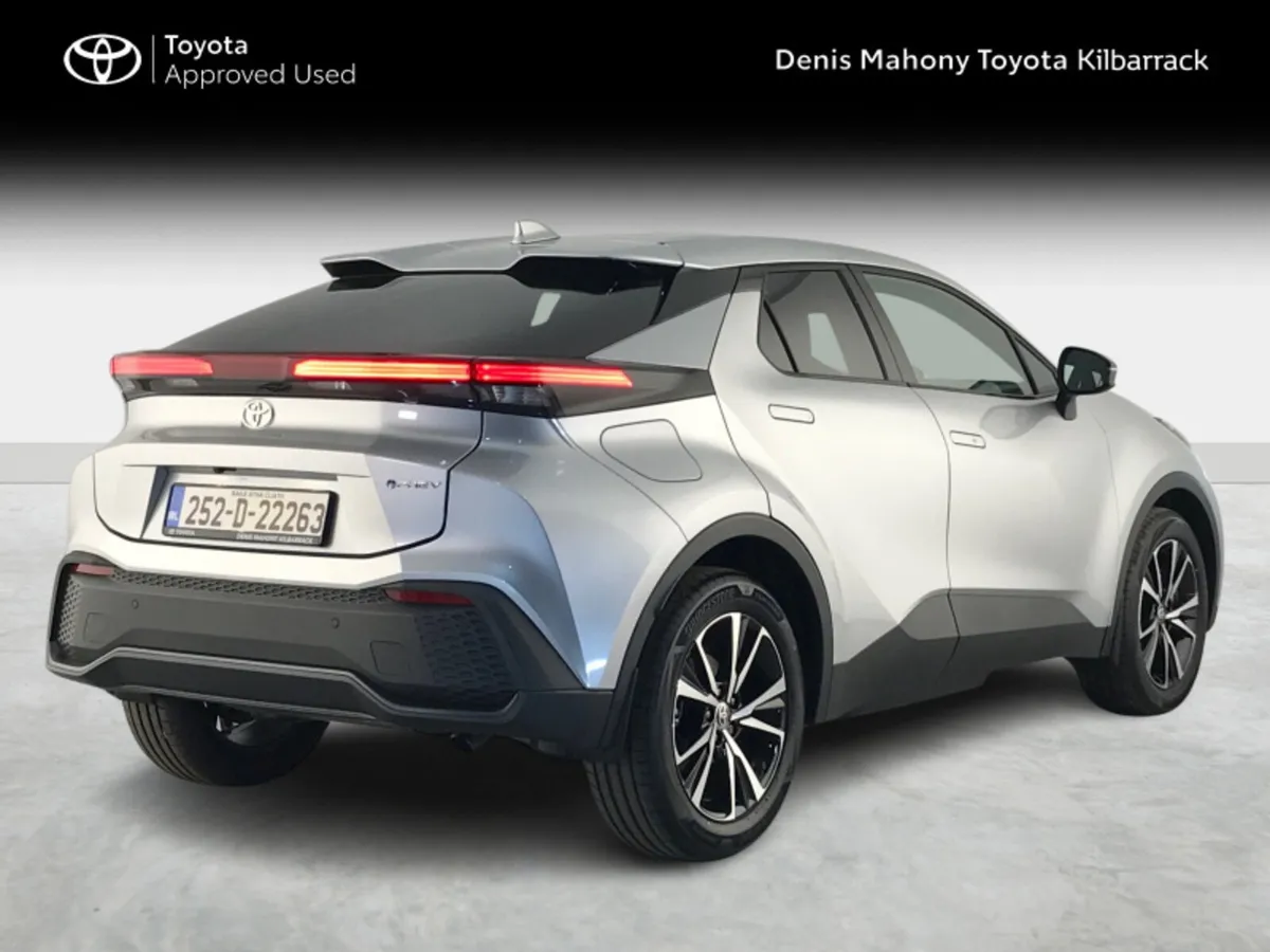 Toyota C-HR PHEV SPORT - Image 2