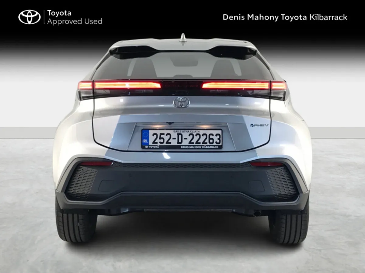 Toyota C-HR PHEV SPORT - Image 4