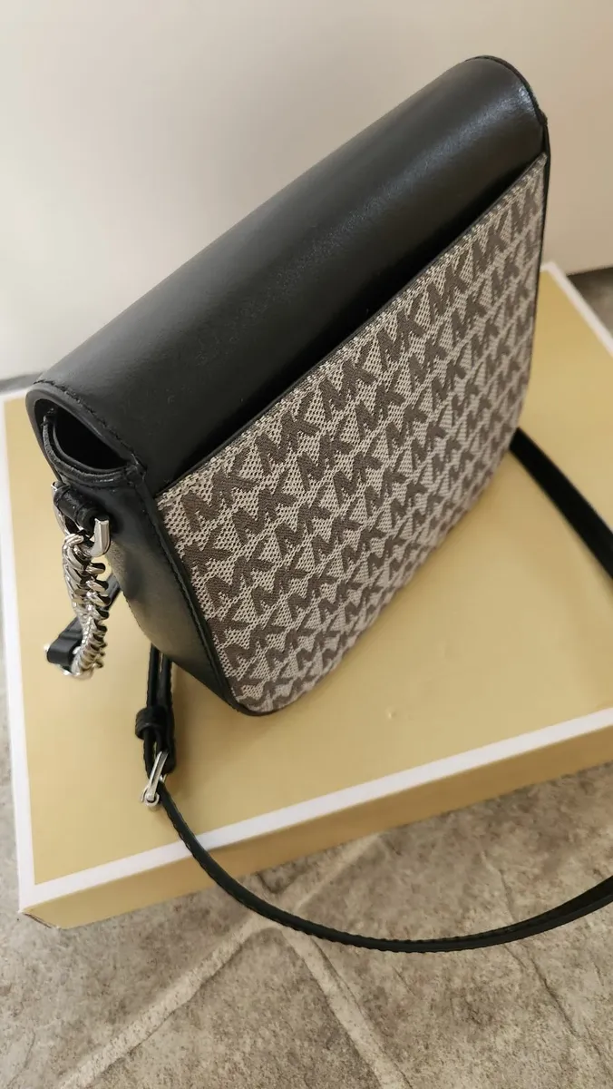 Michael kors crossbody bag - Image 2
