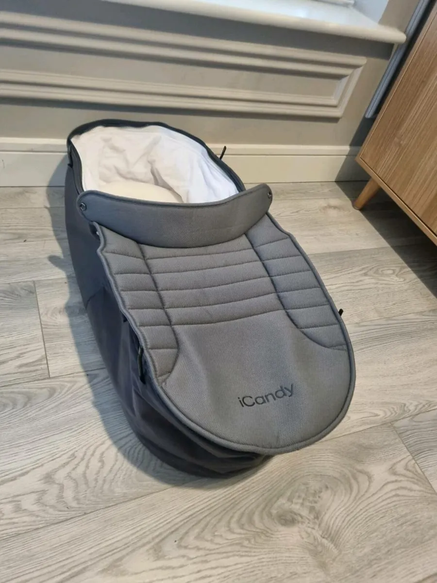 Icandy pram and accessories - Image 4