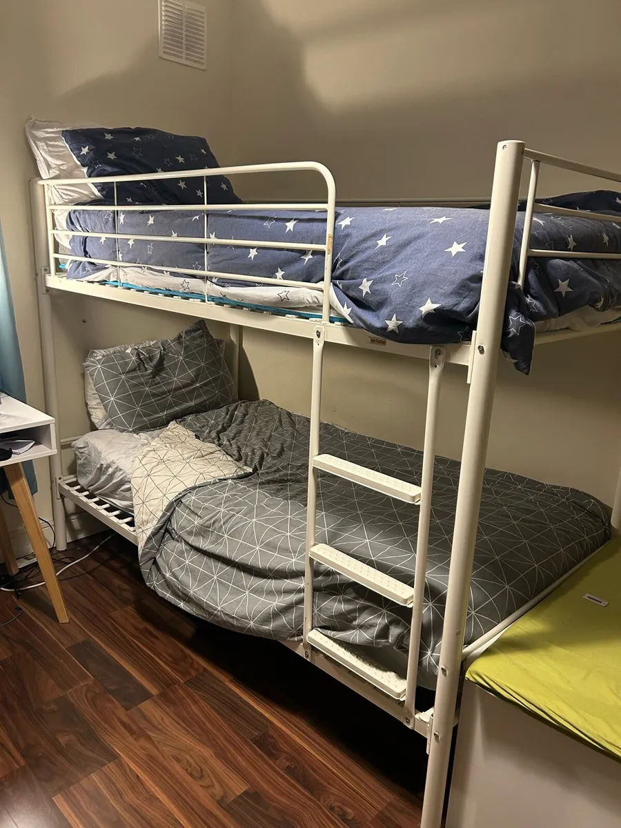 Bunk beds - Image 1