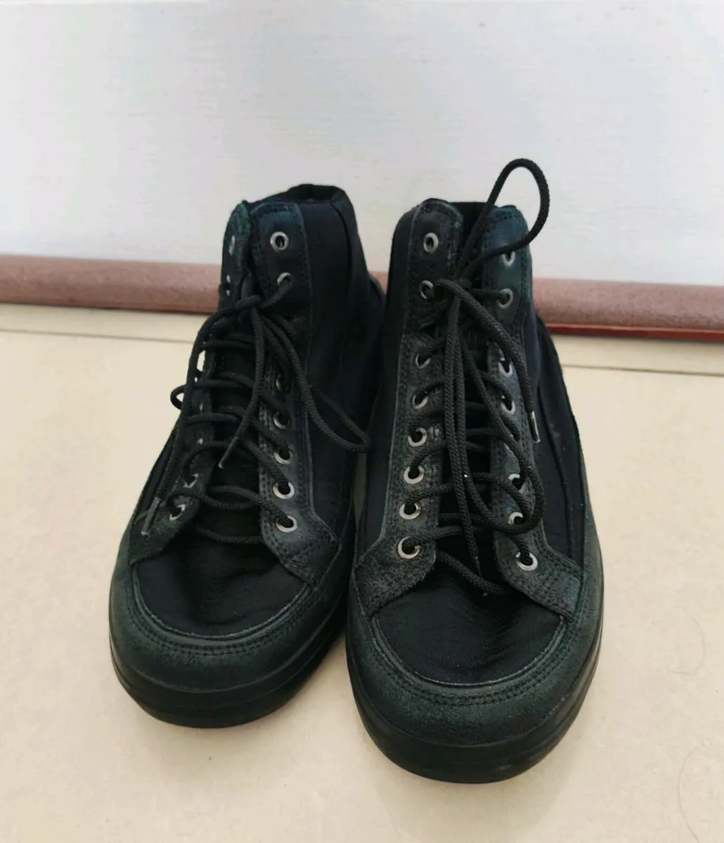 Flipflop High-Top Black Sneakers Size 39 - Image 2