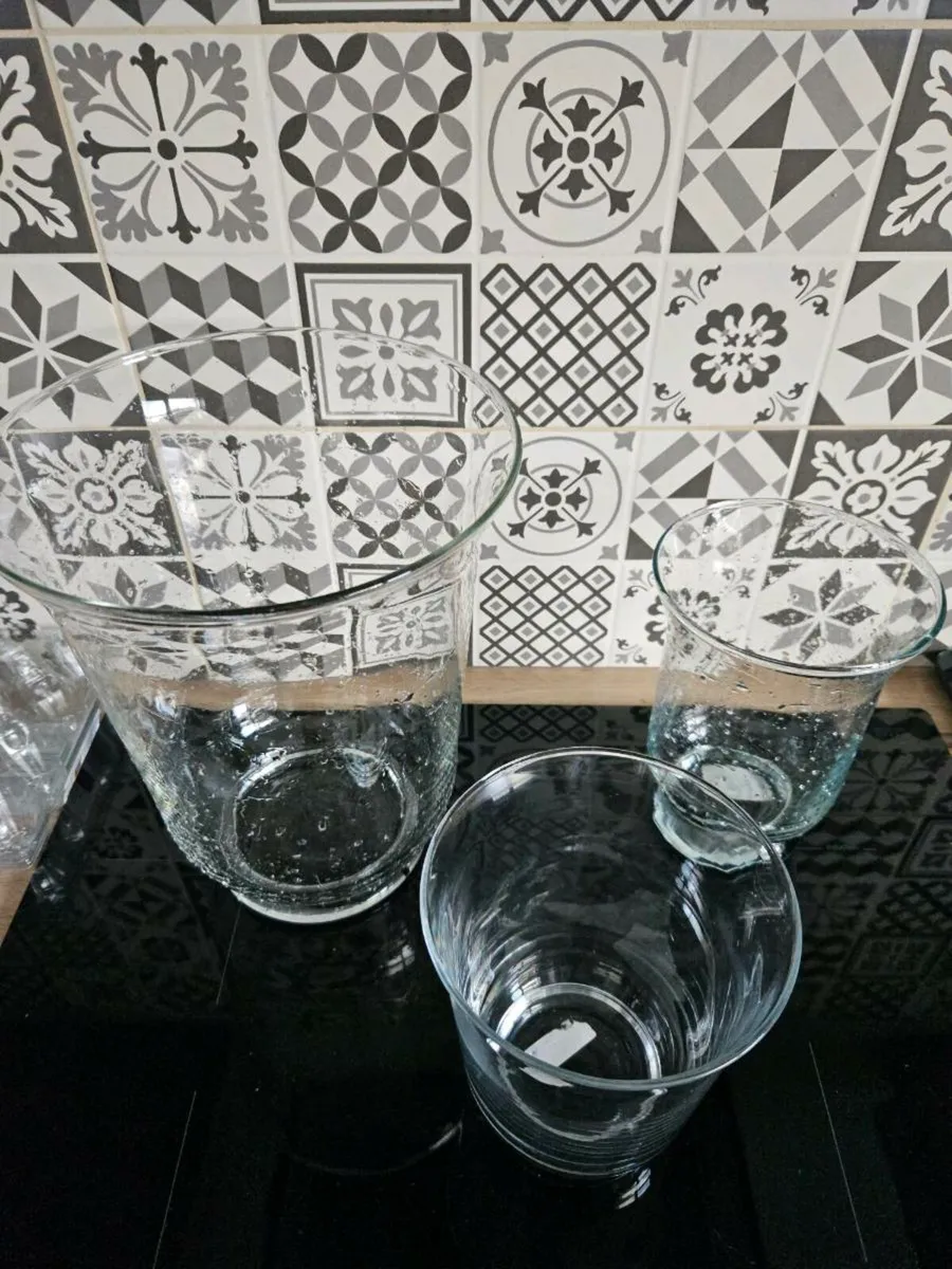 Glass vases - Image 1