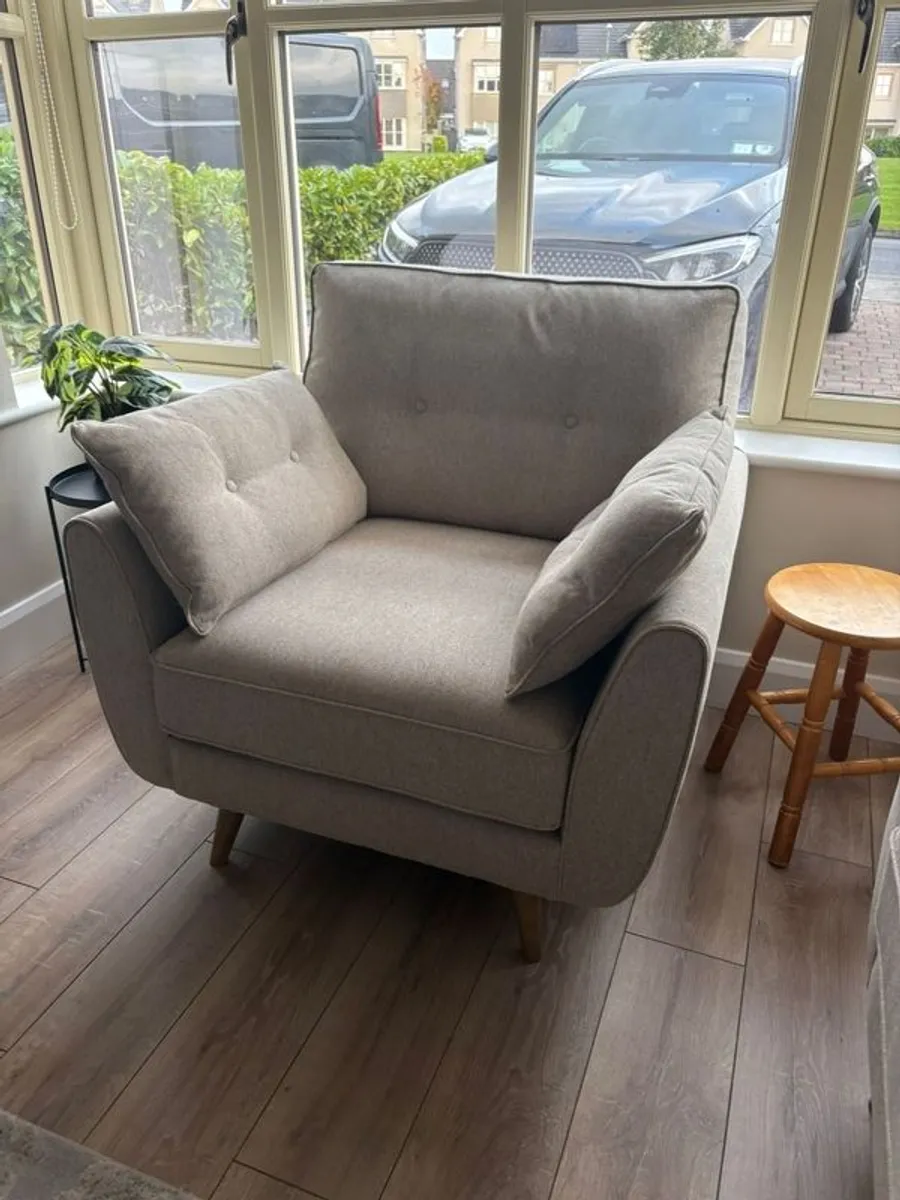 Armchair - Image 1