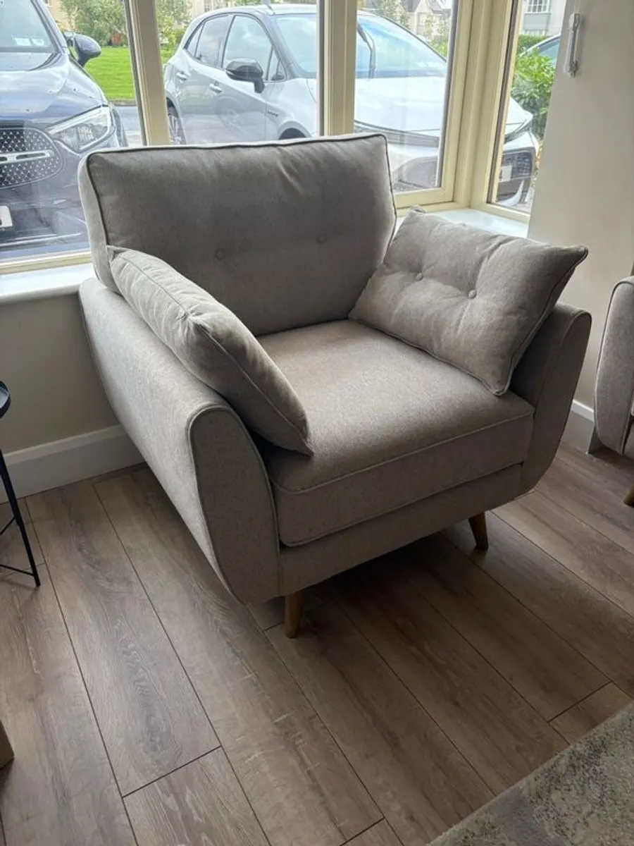 Armchair - Image 2