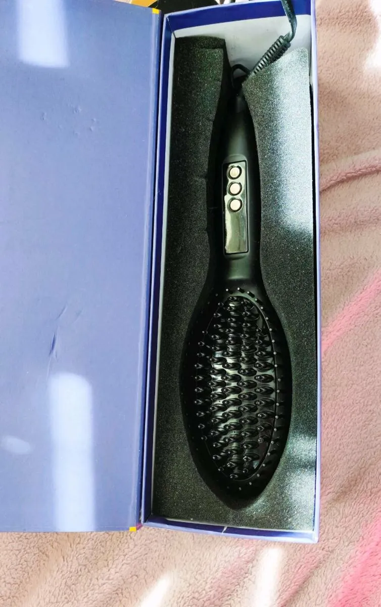 U-Spicy Hair Straightening Brush - Image 1