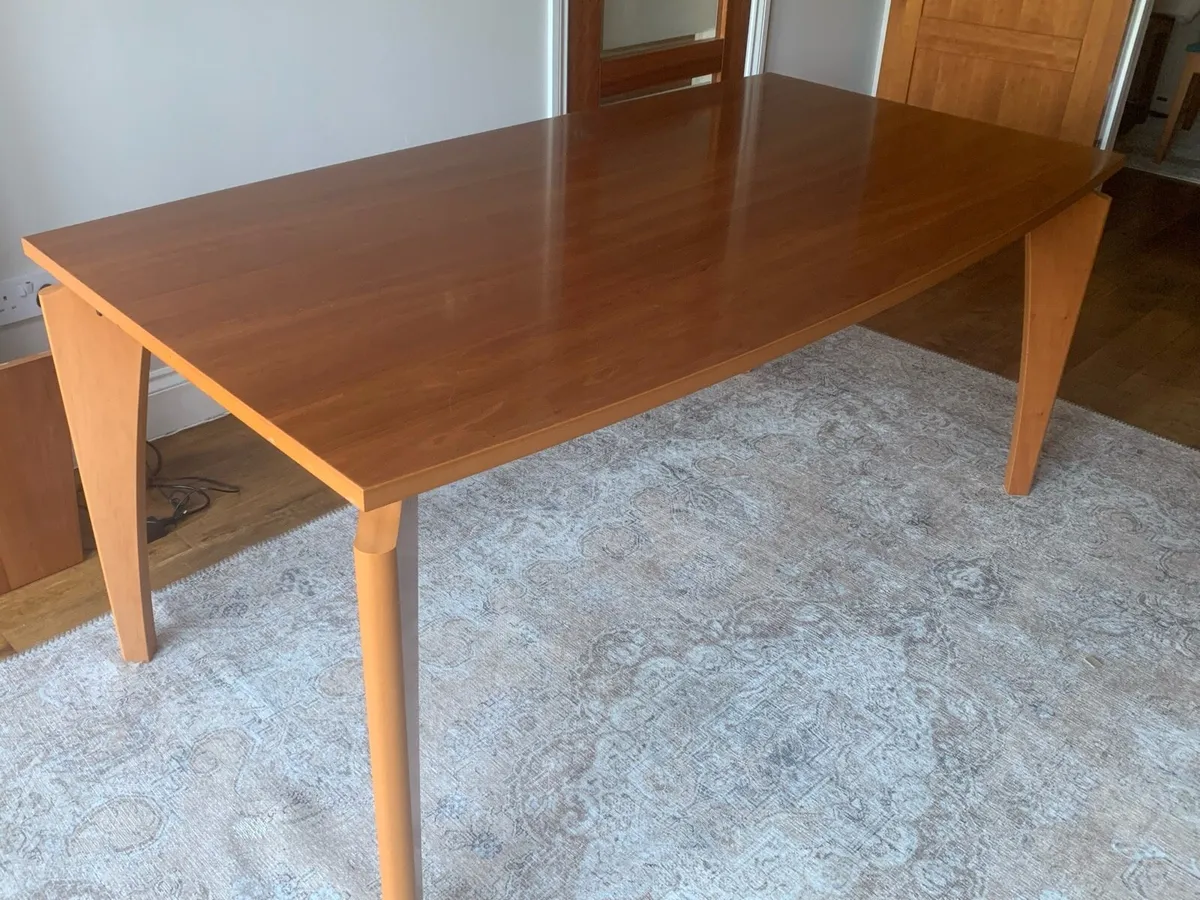 Dining table - Image 1