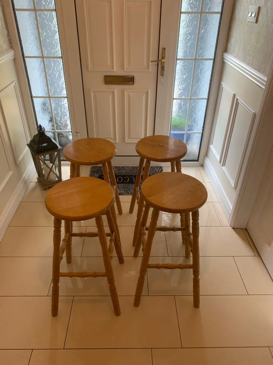 4 breakfast bar stools - Image 2