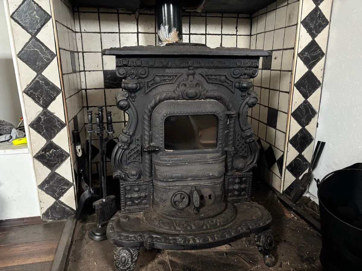Stove - Image 1