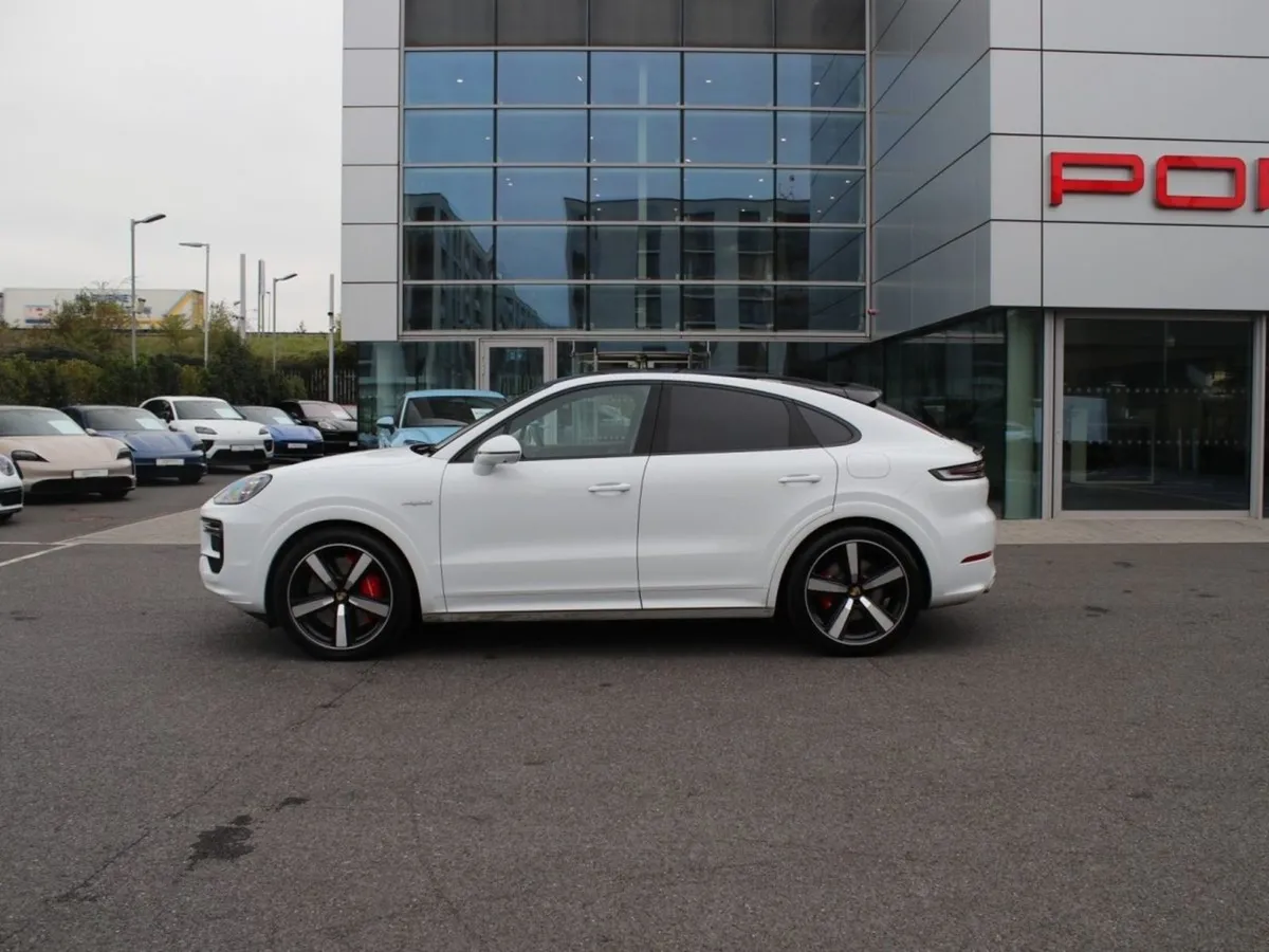 Porsche Cayenne 4.0 Turbo E-hybrid - Image 3